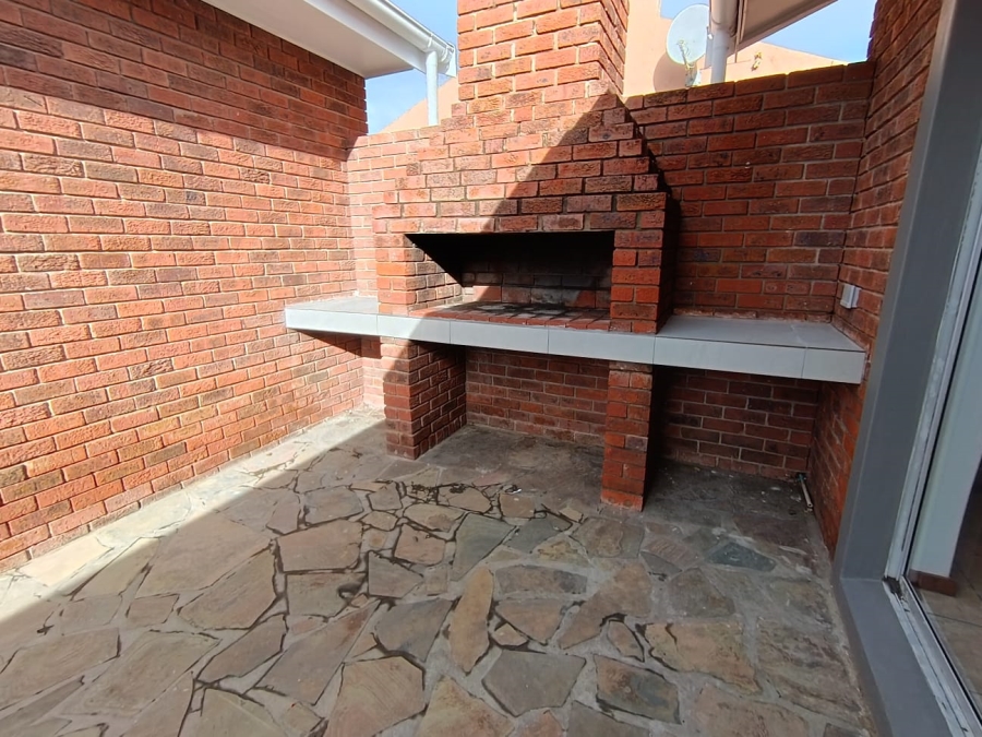 3 Bedroom Property for Sale in Heiderand Western Cape